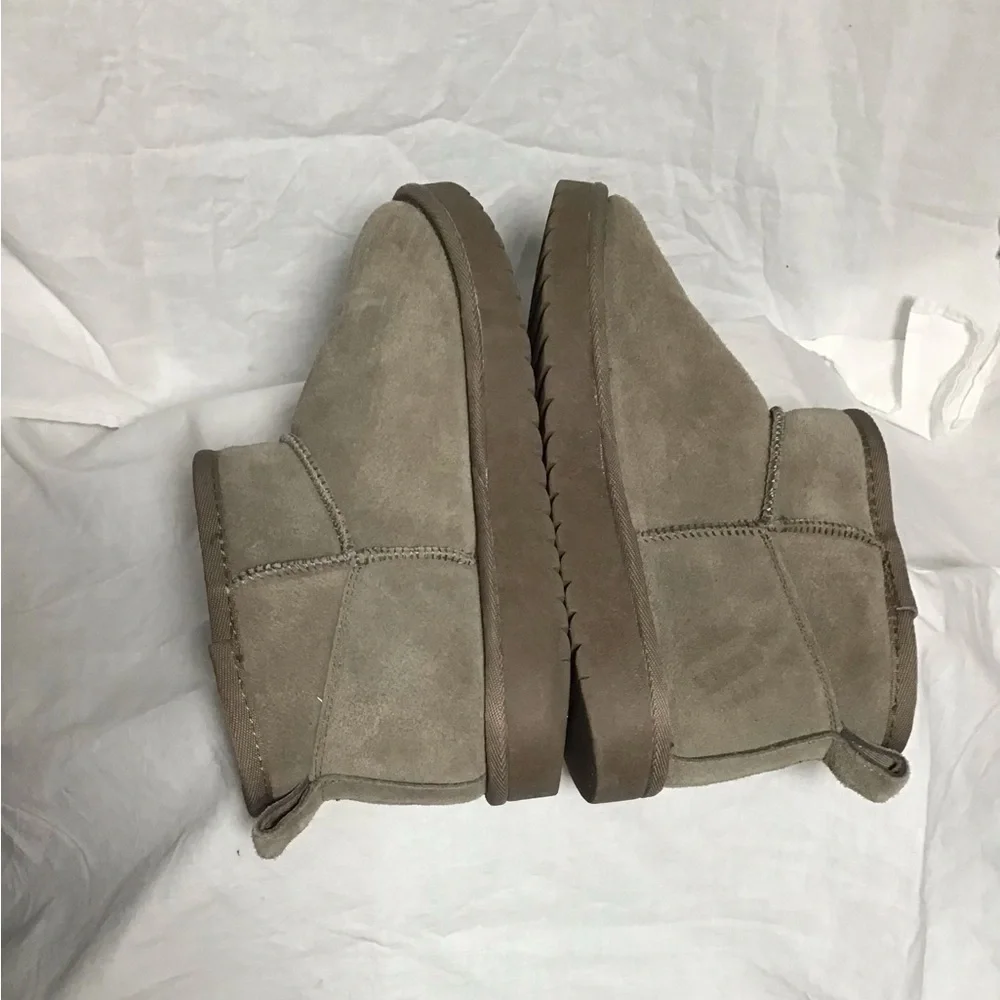 CUSHIONAIRE Suede Classic Mini gray Ankle Boots Sz 8.5